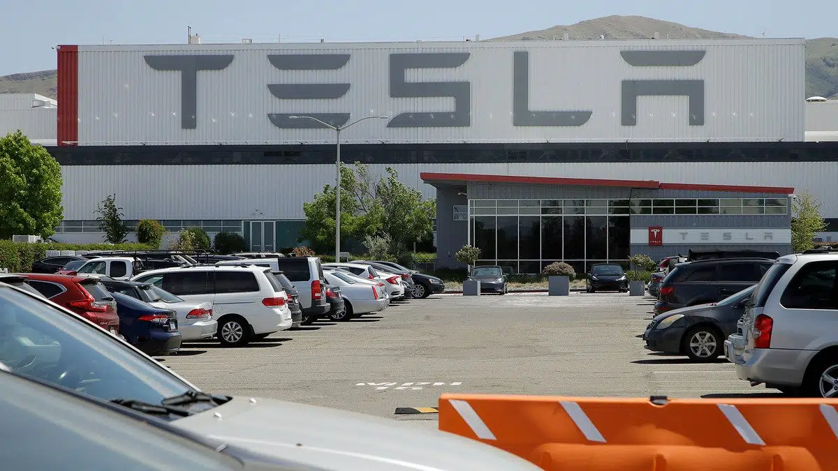 Tesla does not have enough offices for employees